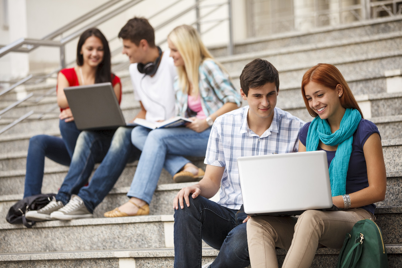 معرفی بهترین لپ تاپ های دانشجویی (شهریور 1401)